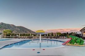 alpine country club pool